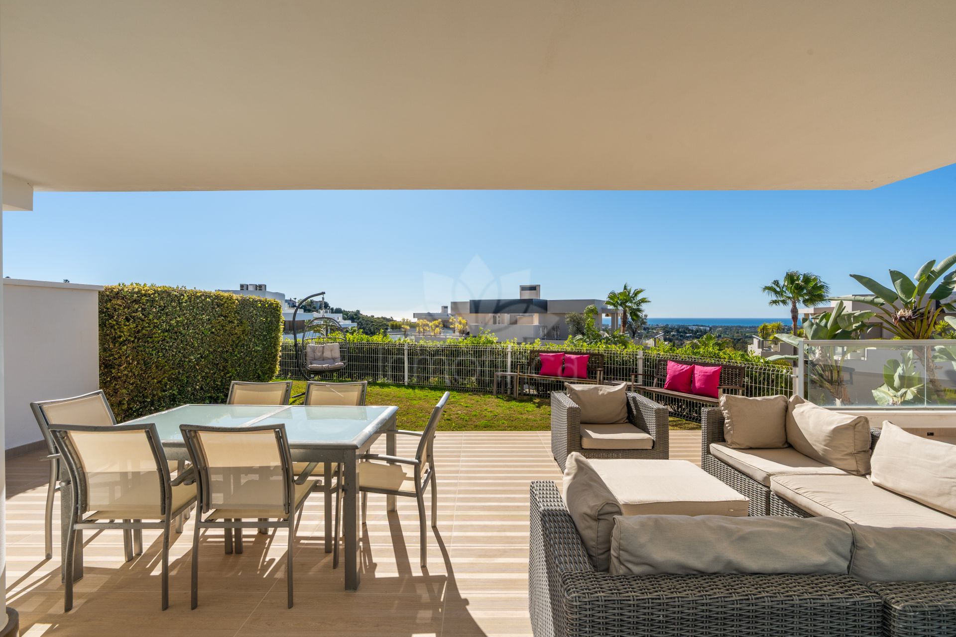 Ground Floor Apartment in Los Arqueros, Benahavis