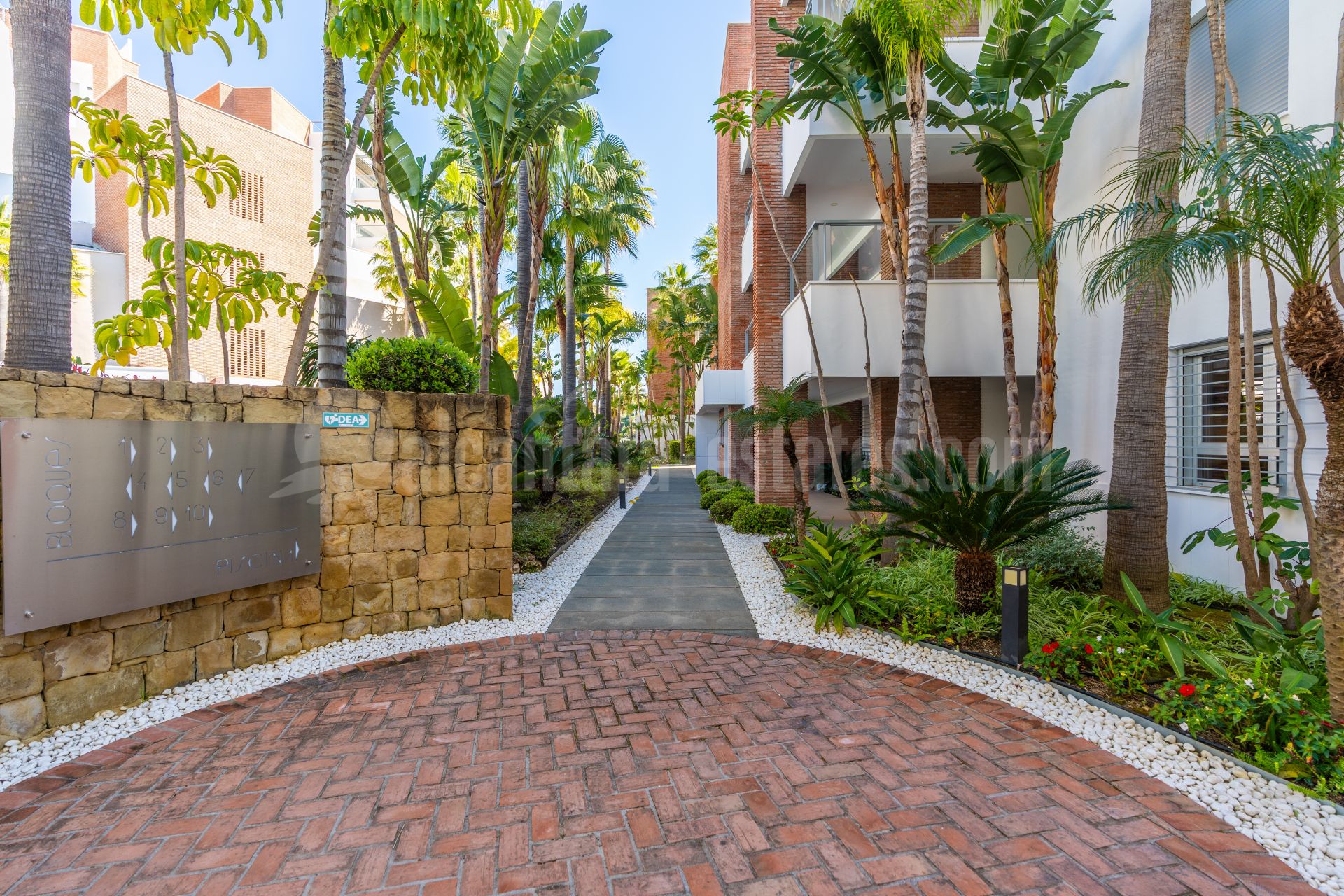 Ground Floor Apartment in Los Arqueros, Benahavis