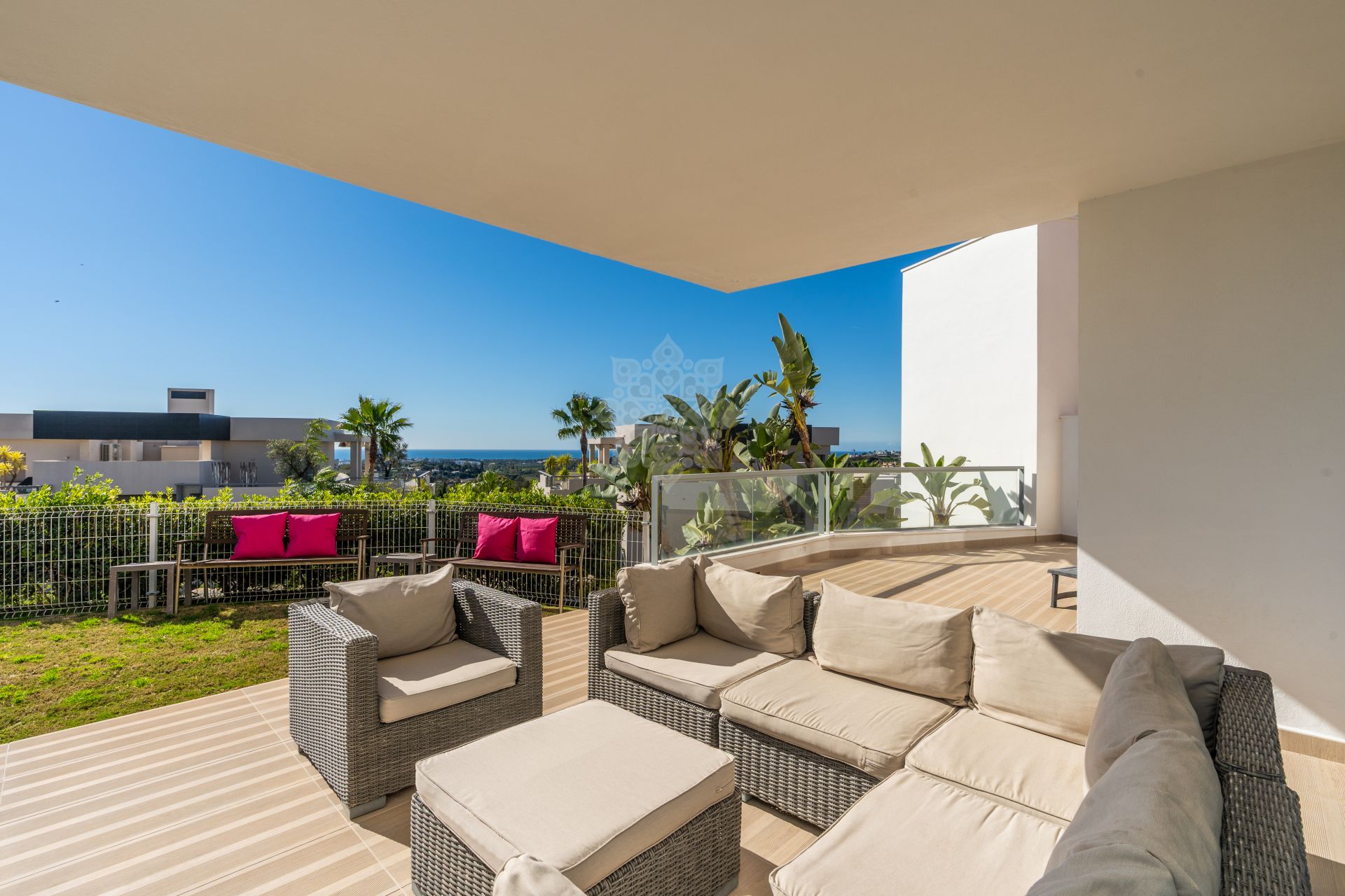 Ground Floor Apartment in Los Arqueros, Benahavis