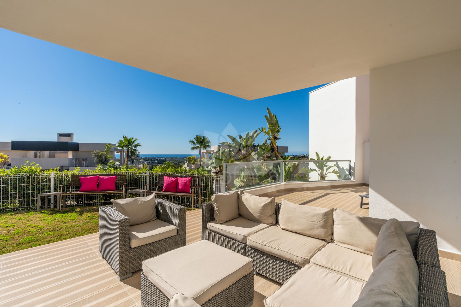 Ground Floor Apartment in Los Arqueros, Benahavis