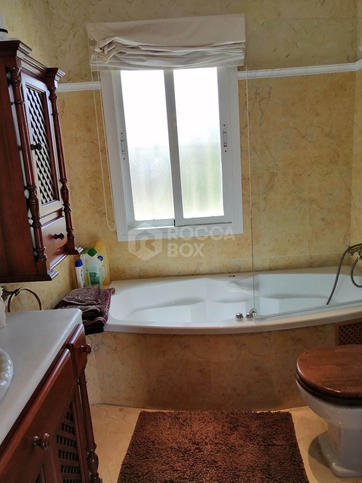 Villa for sale in Benalmadena