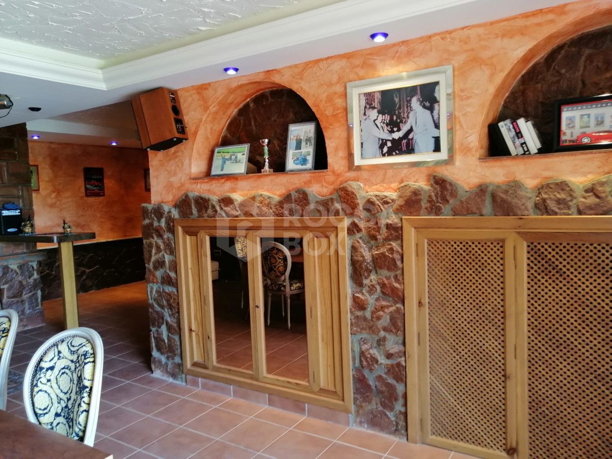 Villa for sale in Benalmadena