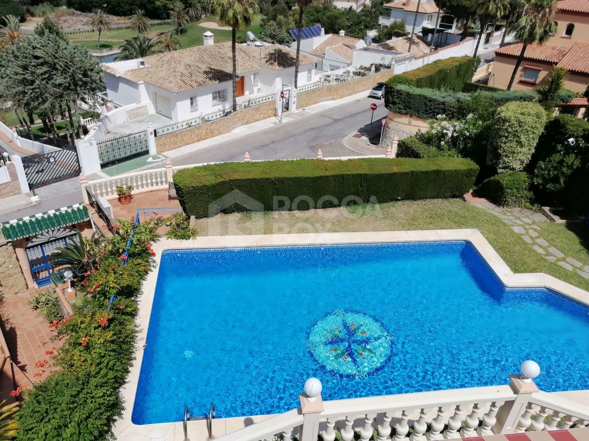 Villa for sale in Benalmadena