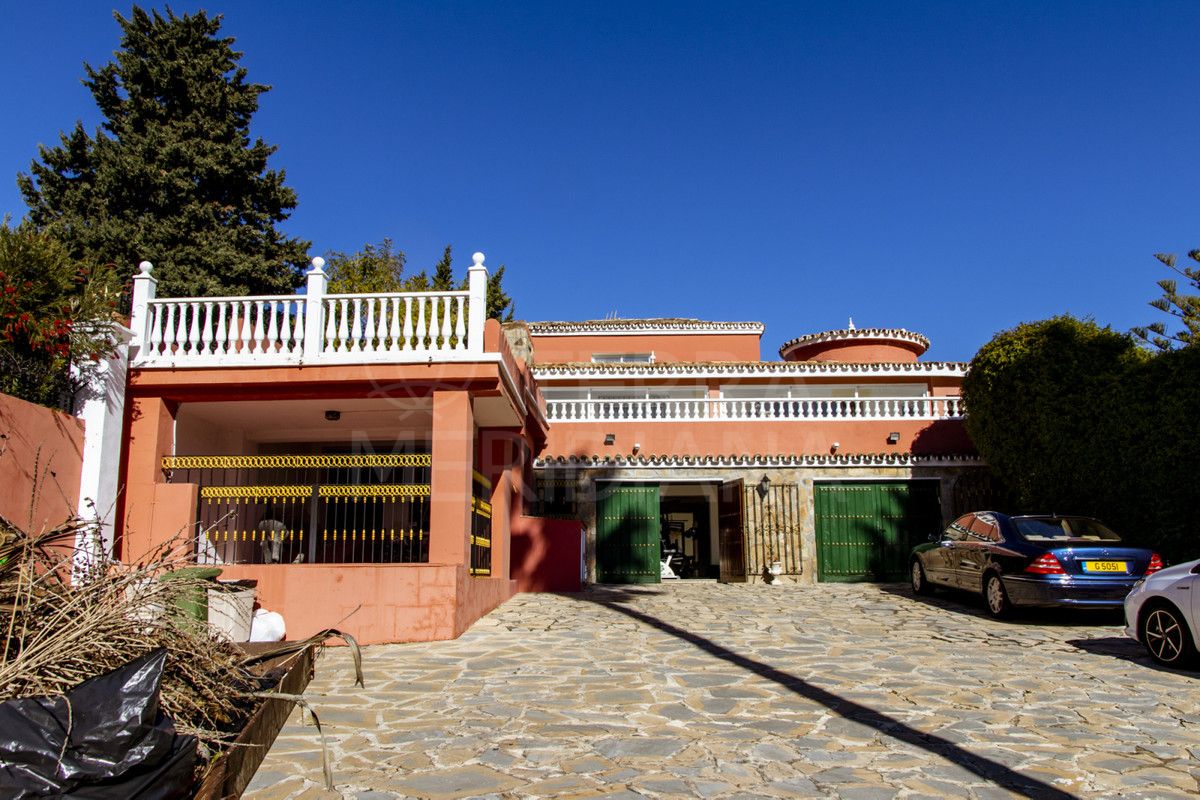 Villa in Estepona