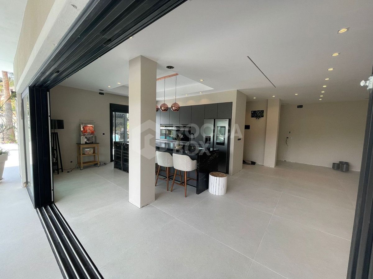 Villa for sale in Elviria, Marbella East