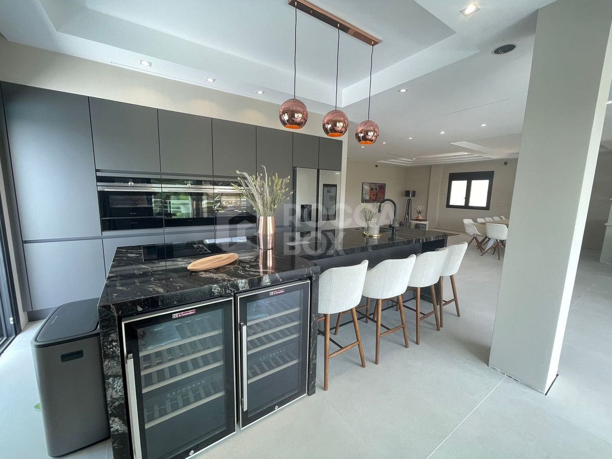 Villa for sale in Elviria, Marbella East