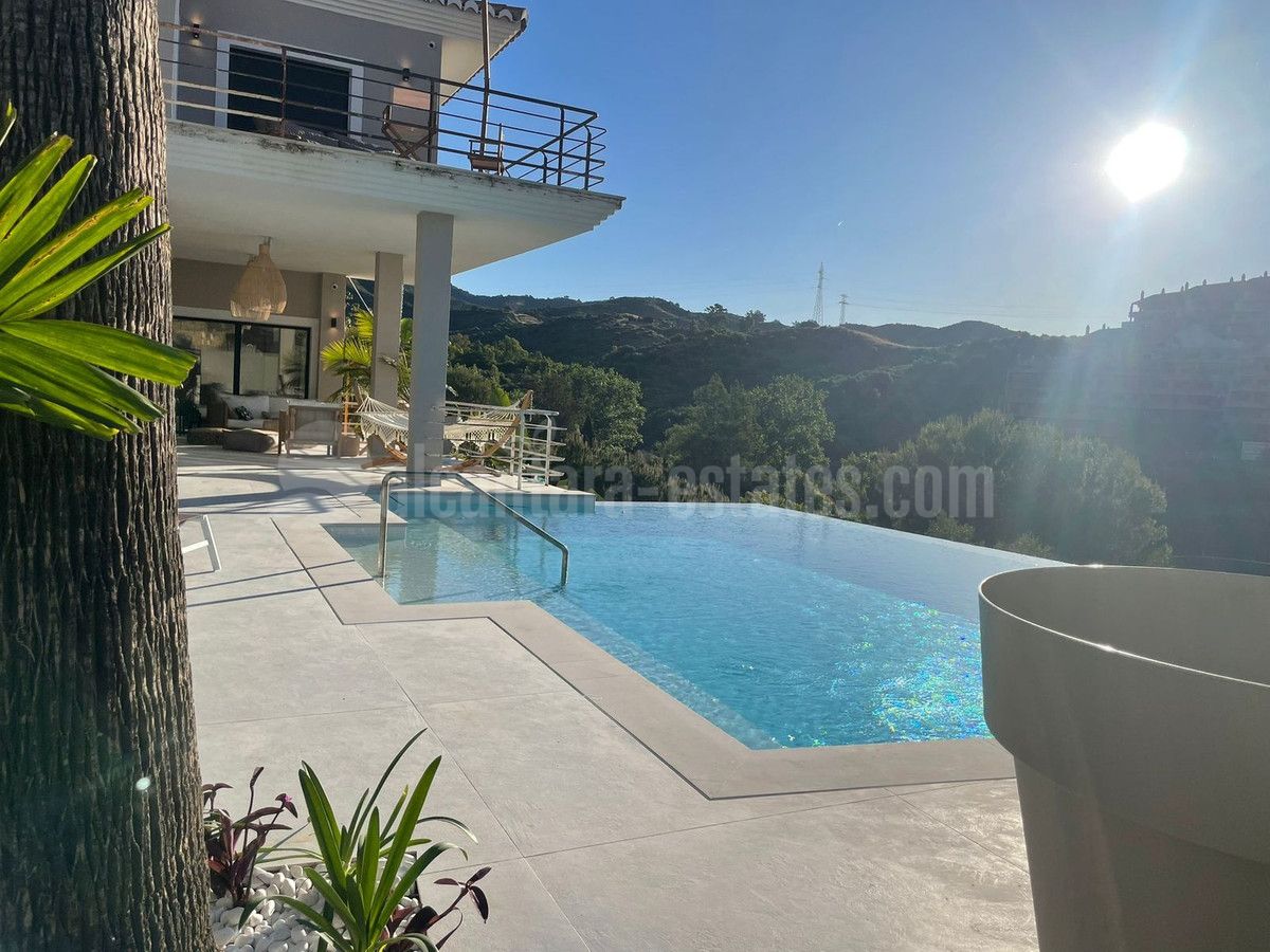 Villa in Elviria, Marbella