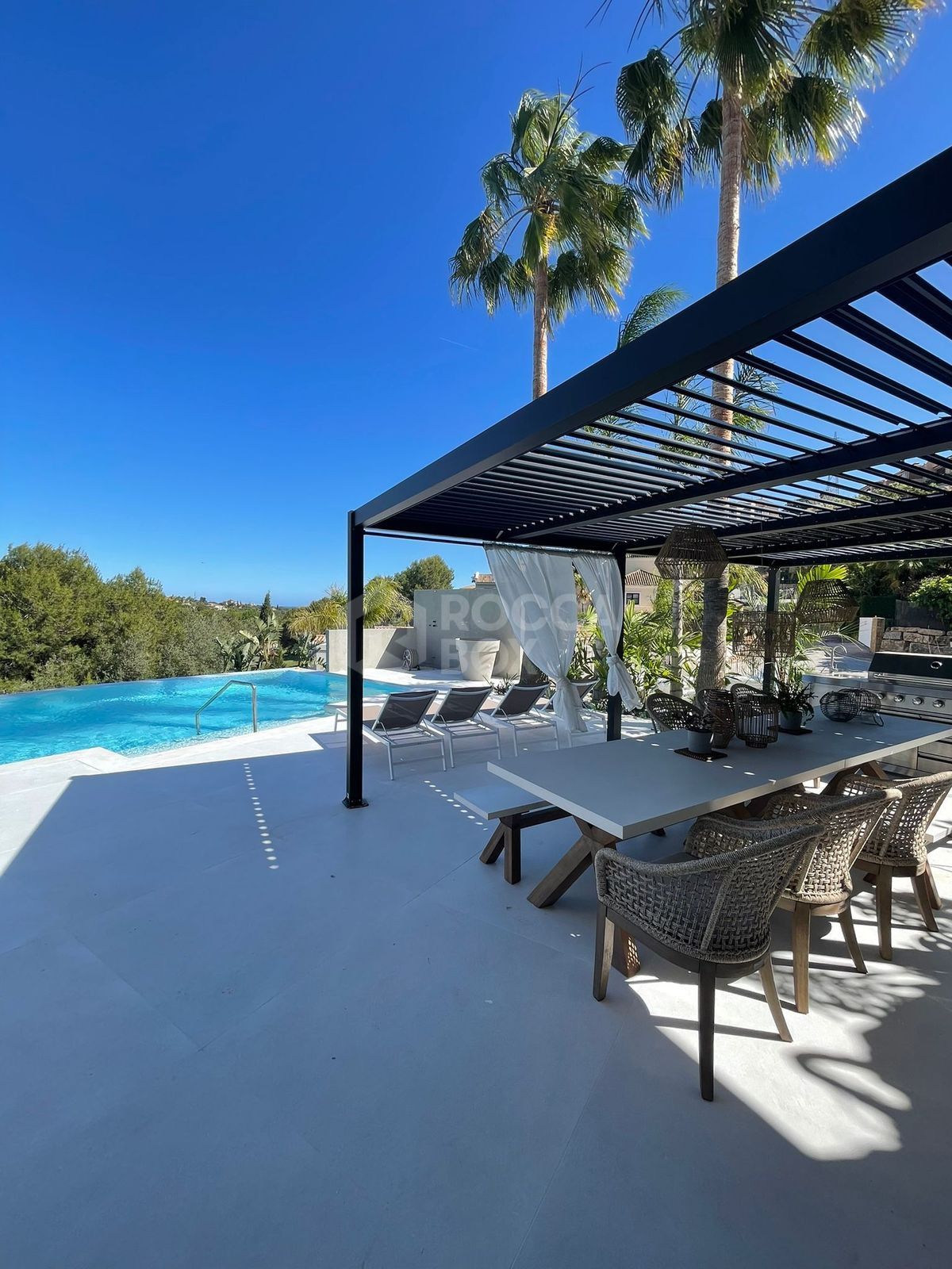 Villa for sale in Elviria, Marbella East