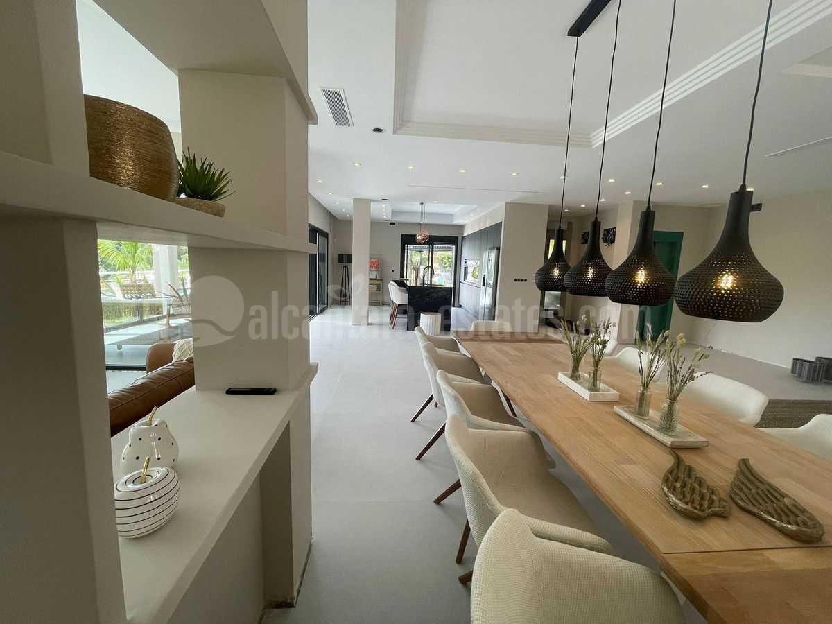 Villa in Elviria, Marbella