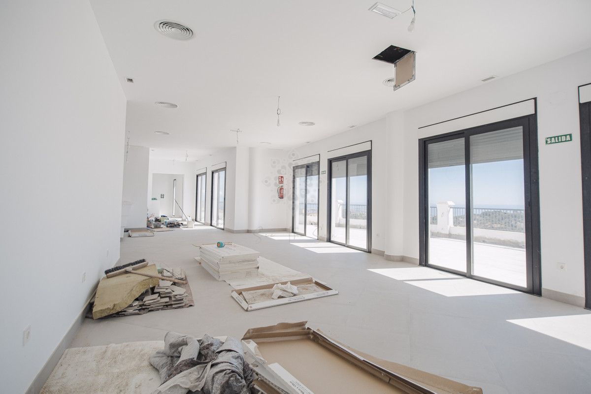 Lokale komercyjne w Ojen