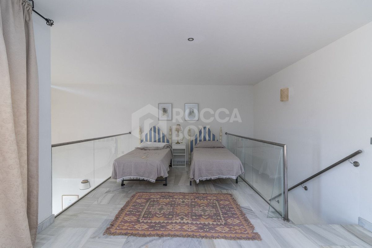 Apartment for sale in Benahavis