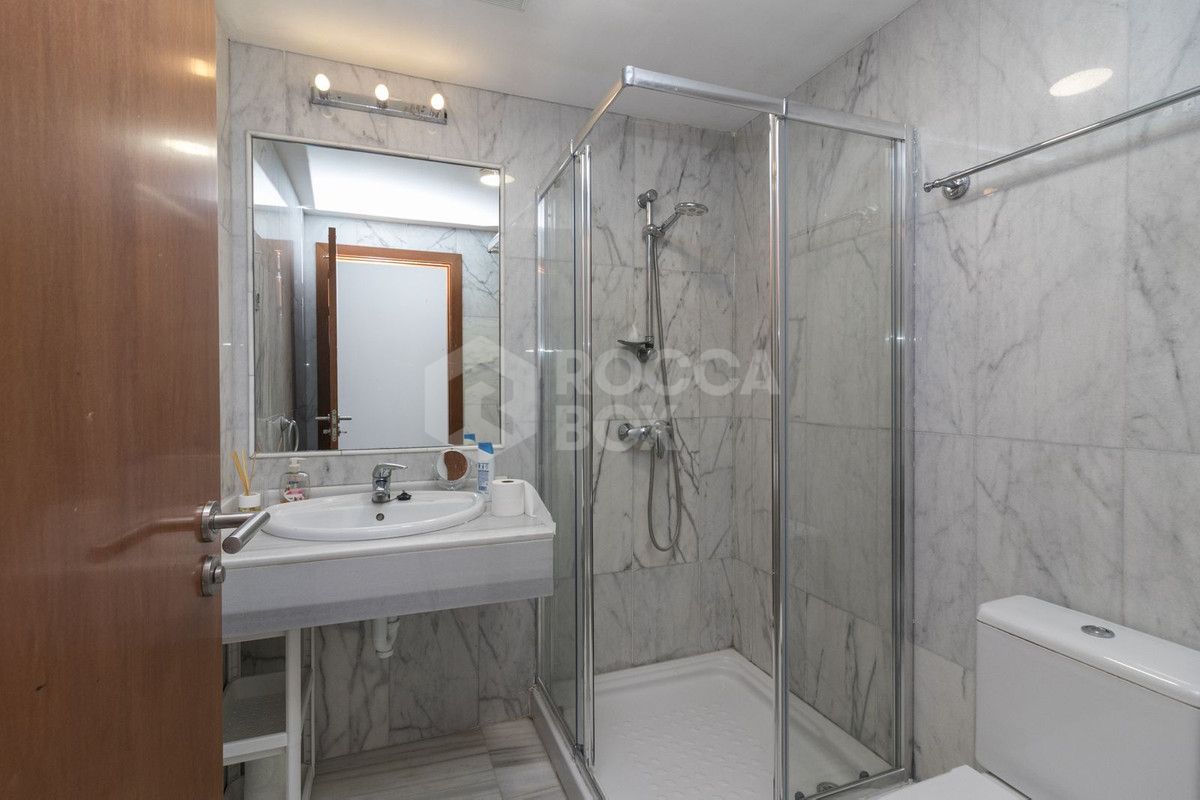 Apartment for sale in Benahavis