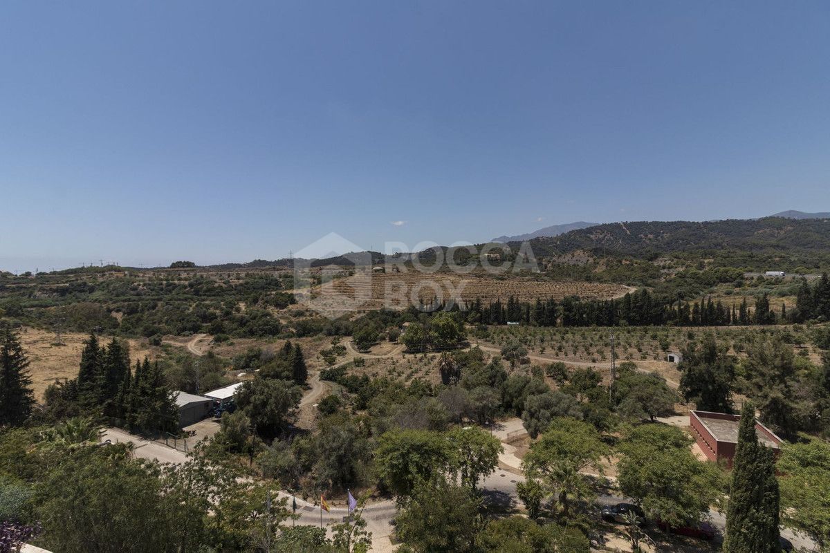 Apartment for sale in Benahavis