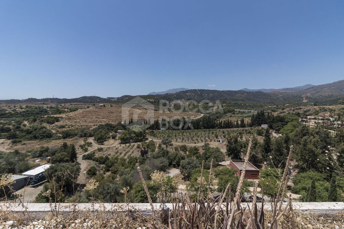 Apartment for sale in Benahavis