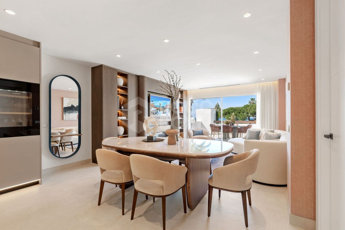 Apartment for sale in Los Monteros, Marbella East