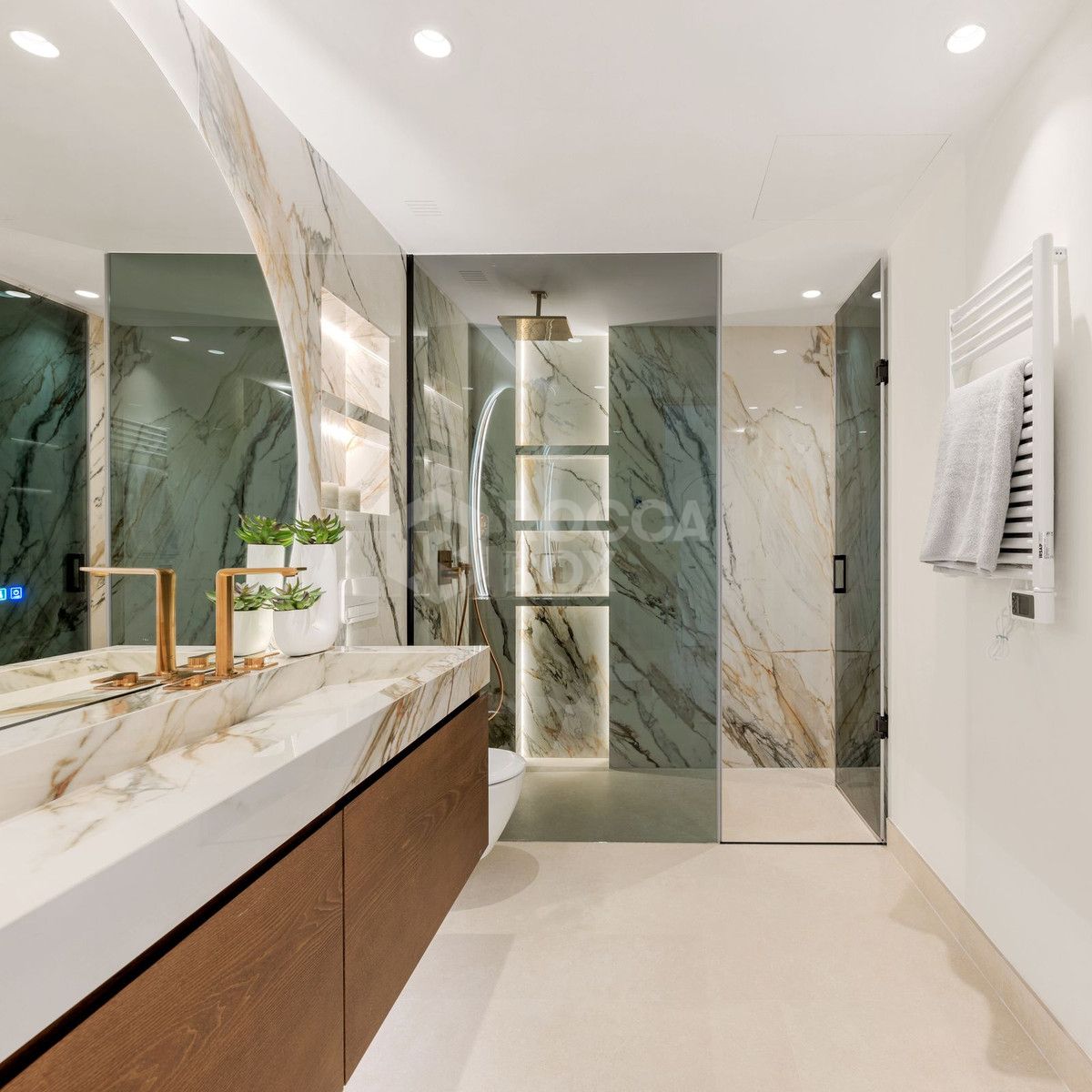 Apartment for sale in Los Monteros, Marbella East