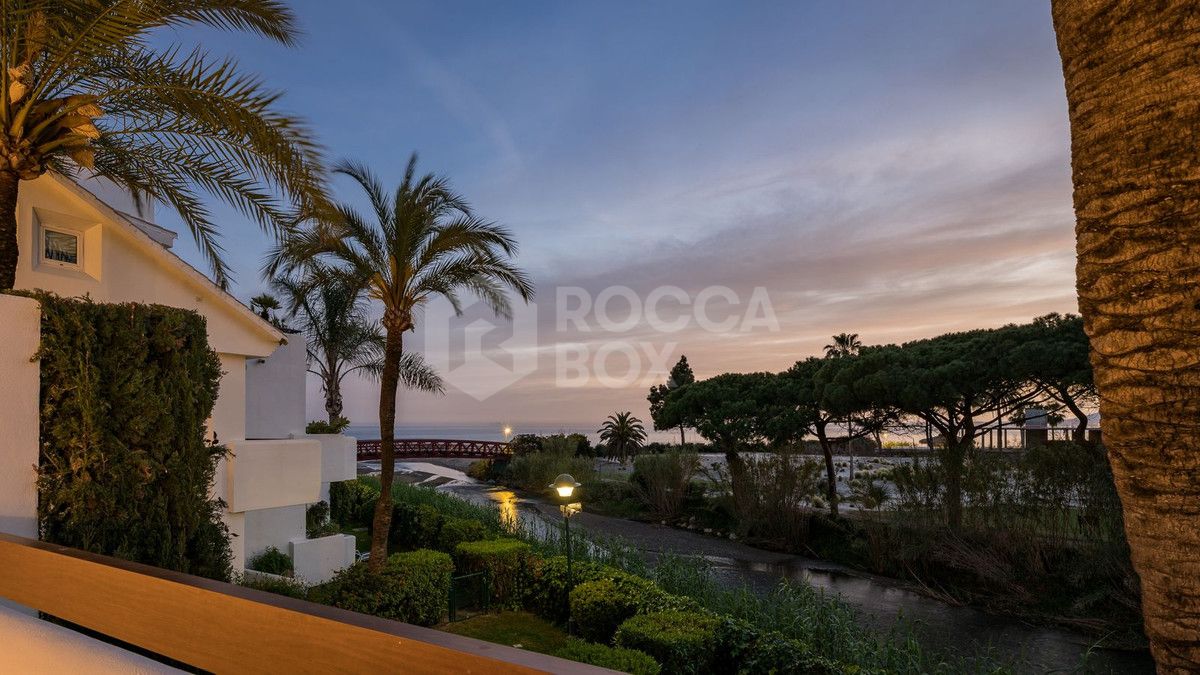 Apartment for sale in Los Monteros, Marbella East