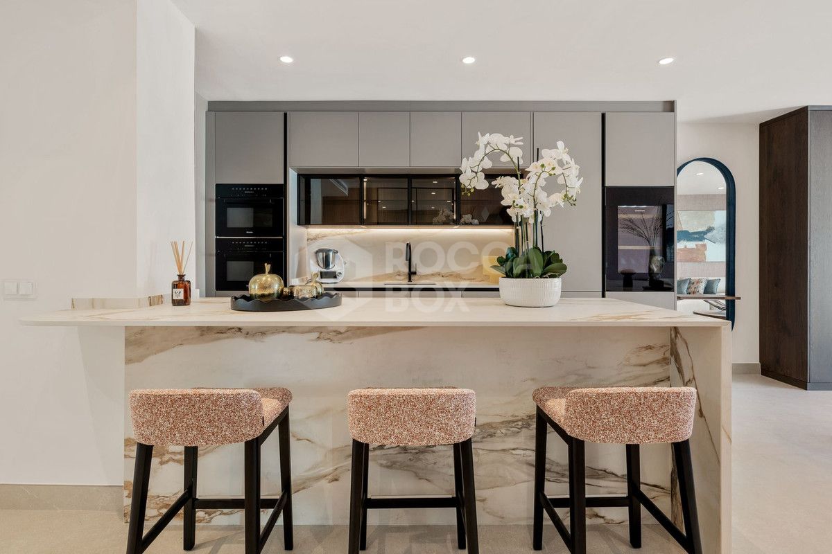 Apartment for sale in Los Monteros, Marbella East