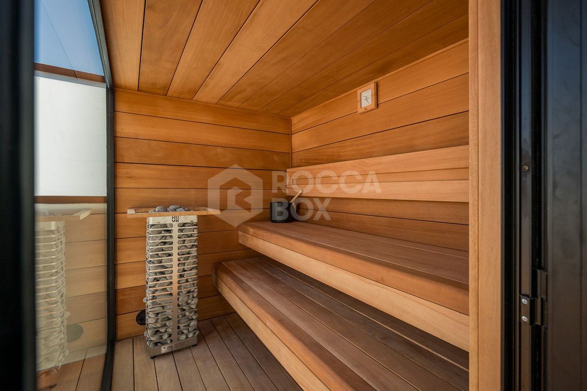 Penthouse for sale in New Golden Mile, Estepona East