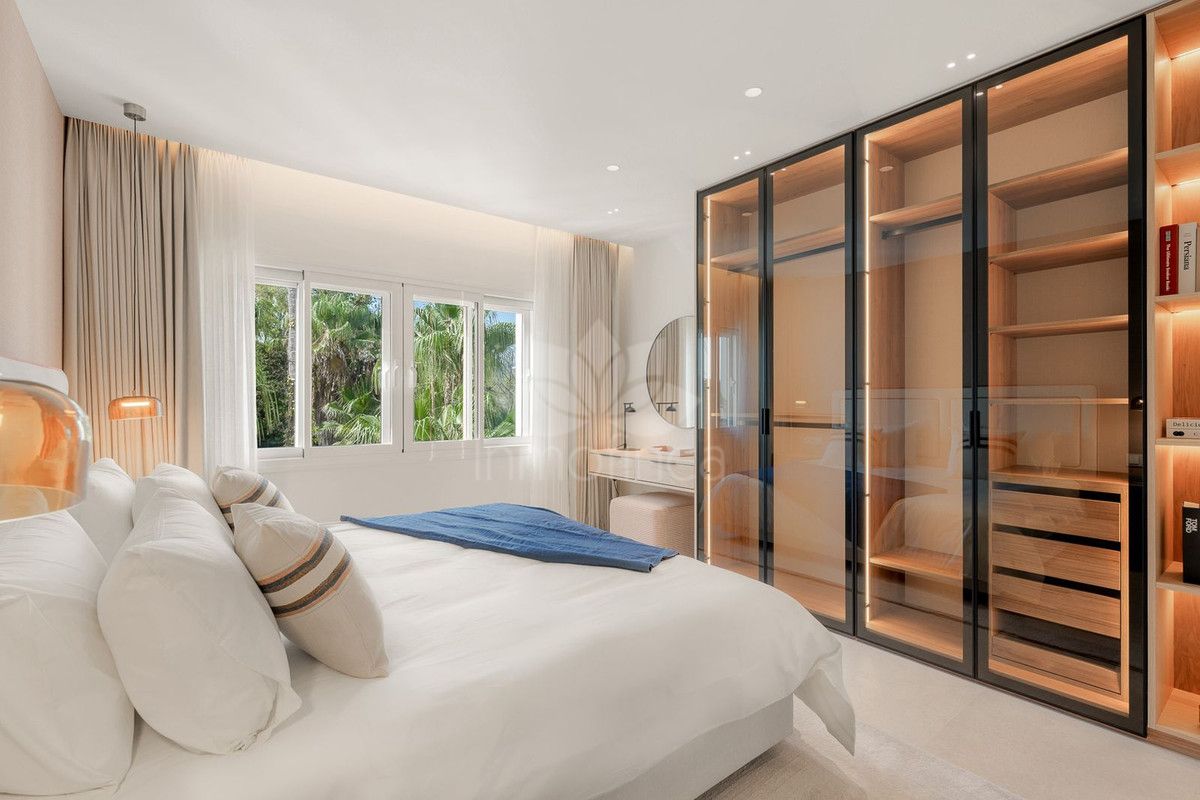 Penthouse in New Golden Mile, Estepona