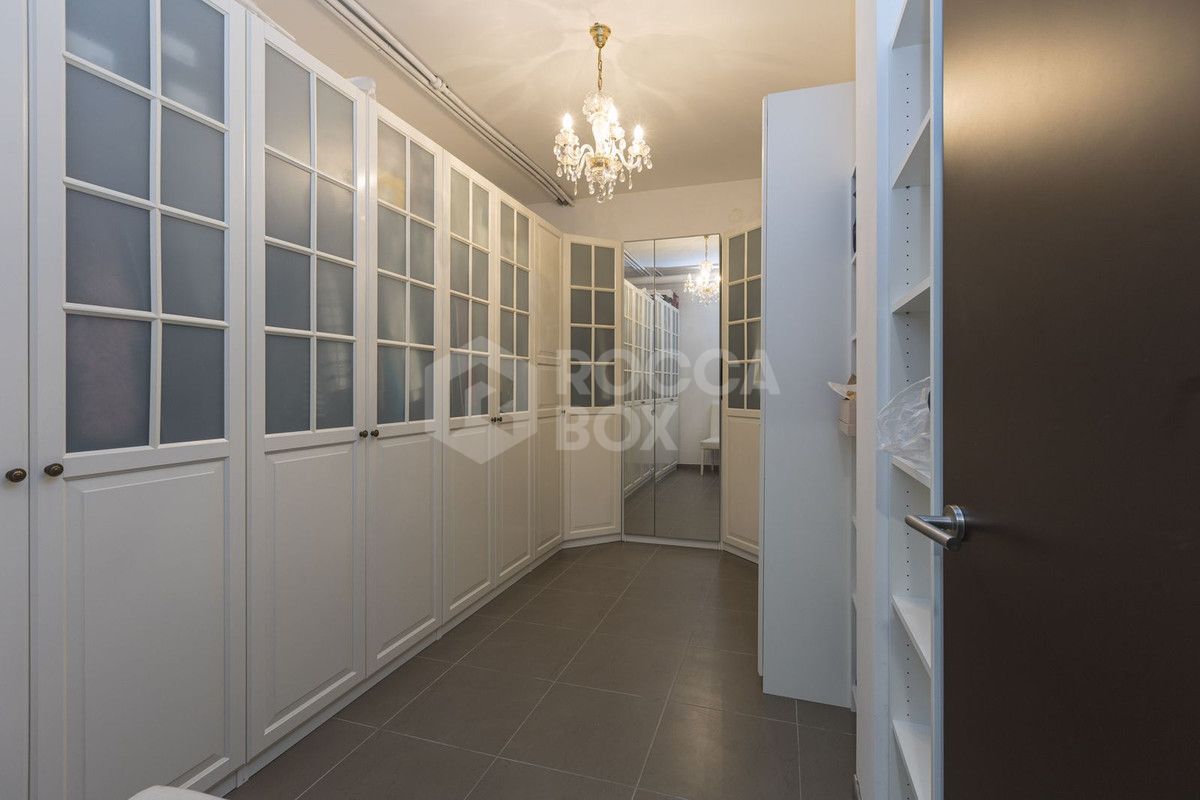 Villa for sale in Valle Romano, Estepona West