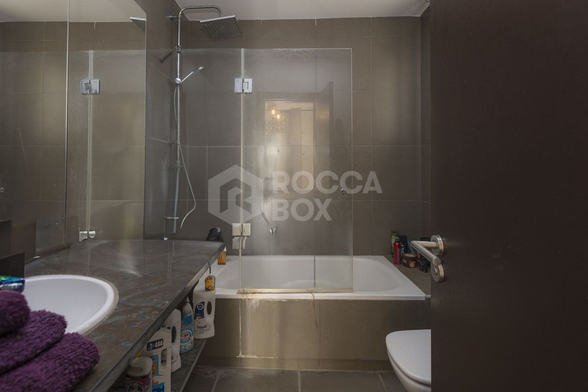 Villa for sale in Valle Romano, Estepona West