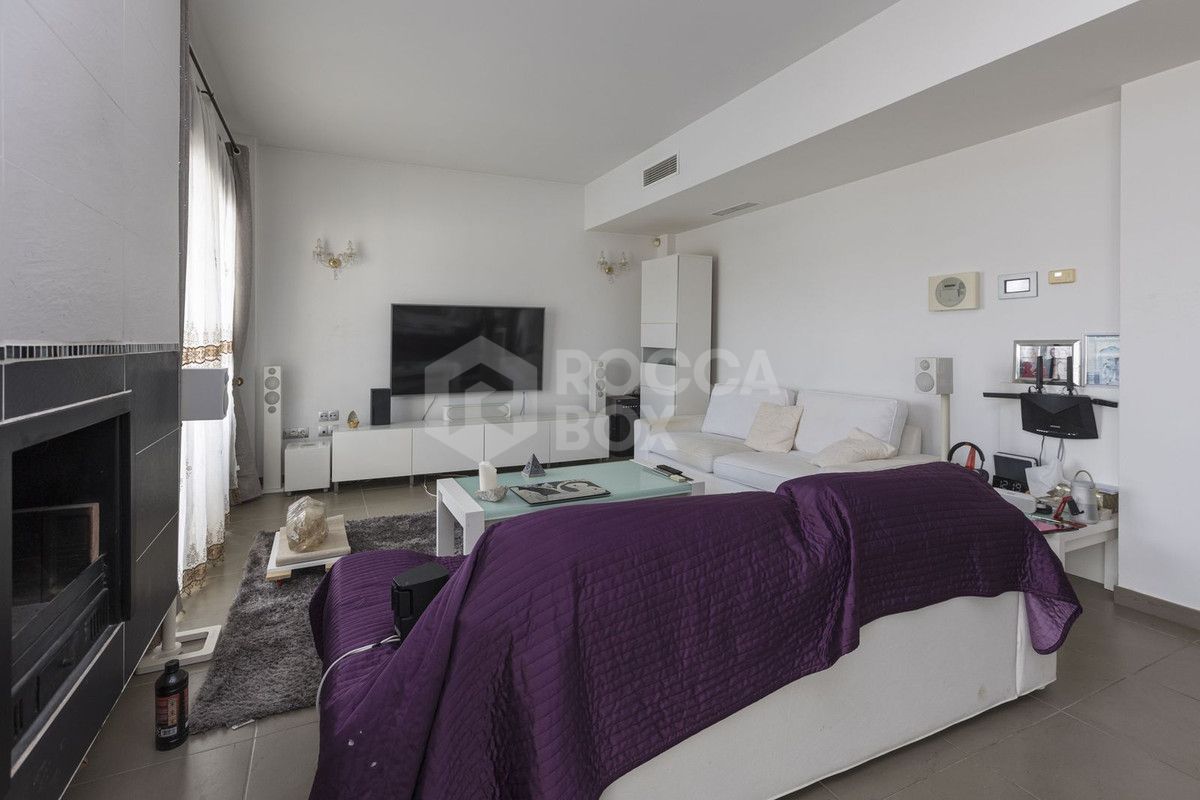 Villa for sale in Valle Romano, Estepona West