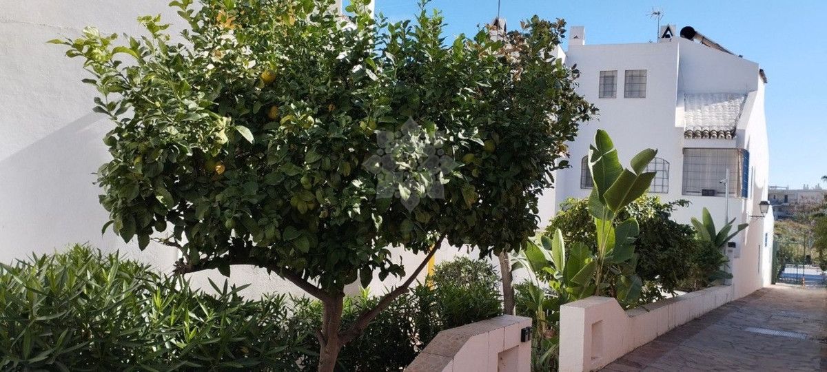 Adosado en Nueva Andalucia, Marbella