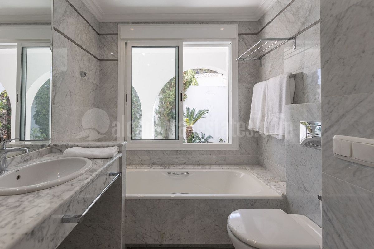 Villa en Los Monteros, Marbella