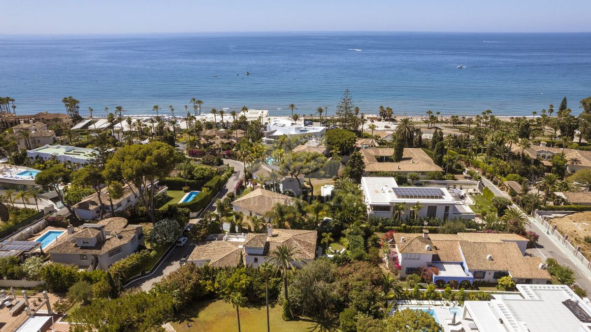 Villa in Los Monteros, Marbella