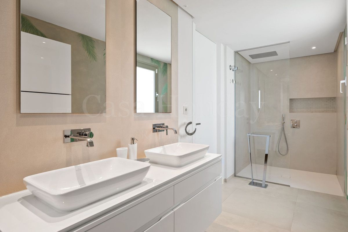 Ground Floor Apartment in Nueva Andalucia, Marbella