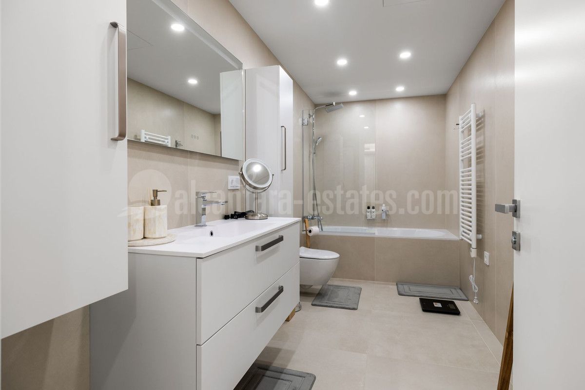 Ground Floor Apartment in Nueva Andalucia, Marbella