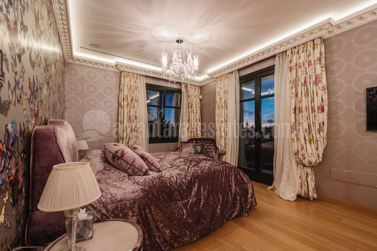 Villa in Hacienda las Chapas, Marbella