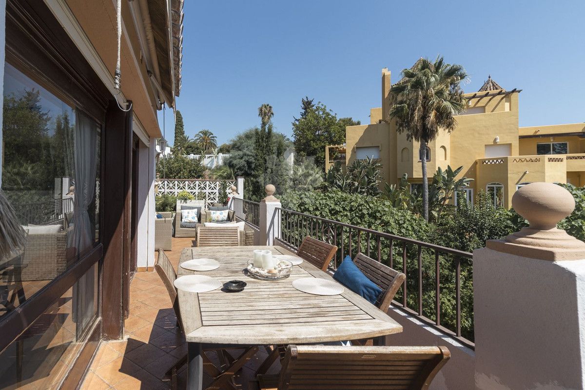 Villa in El Rosario, Marbella