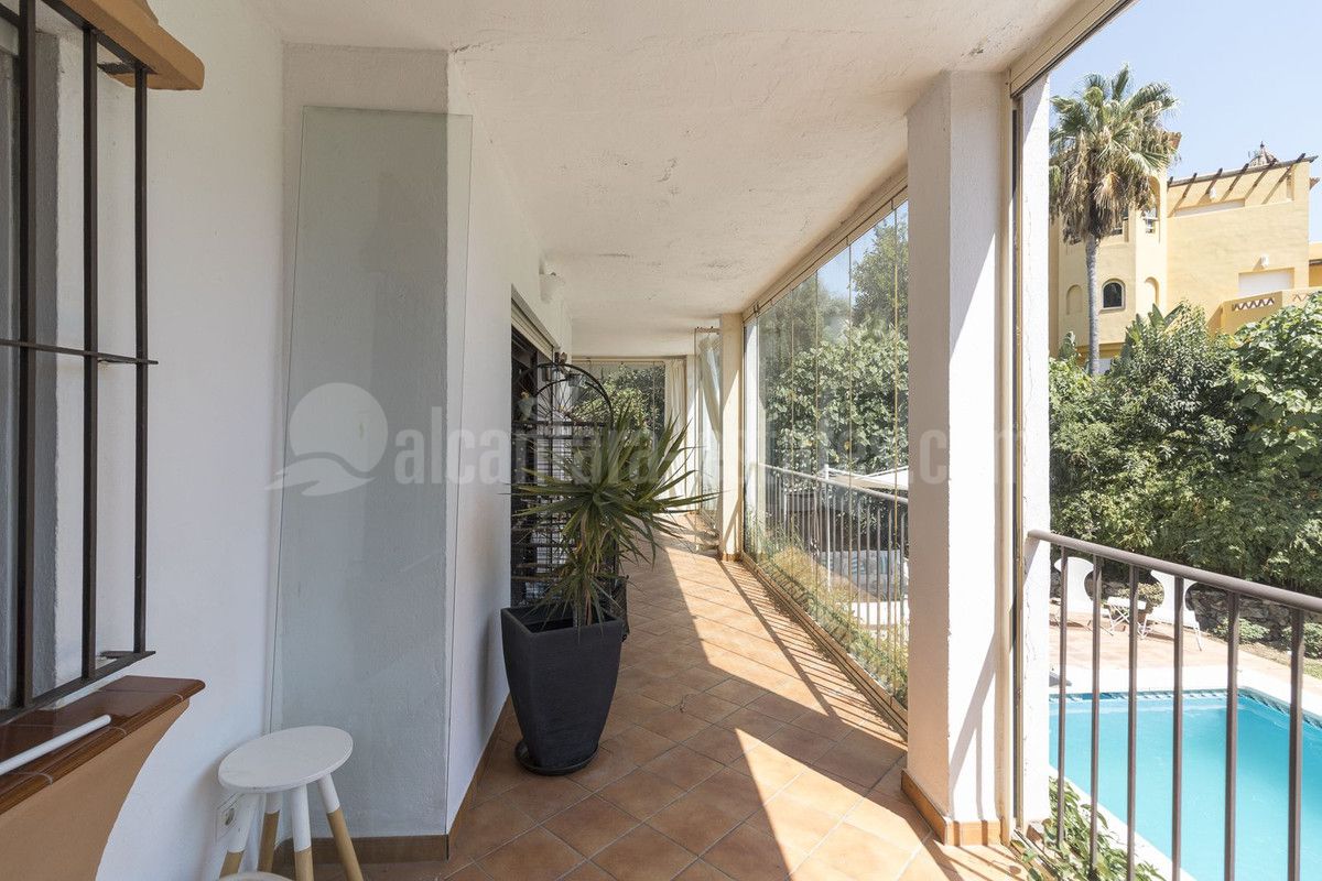 Villa in El Rosario, Marbella