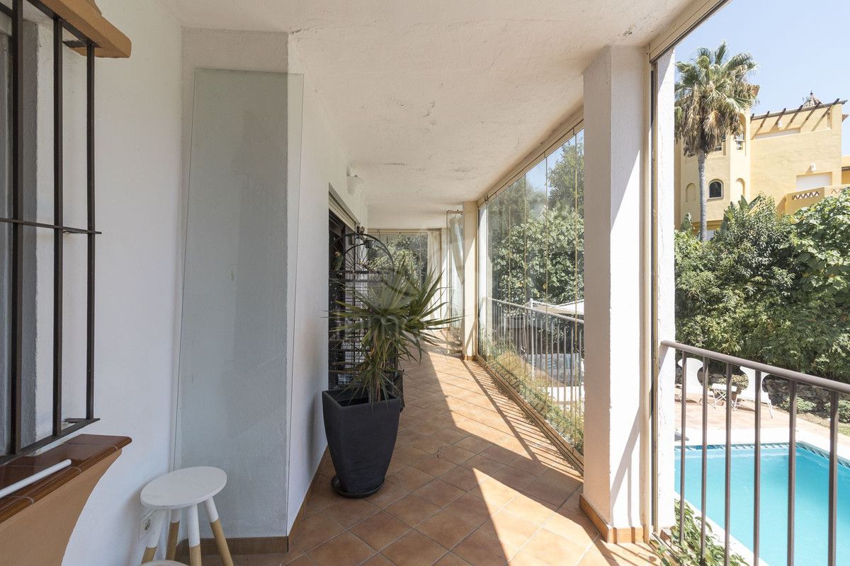 Villa in El Rosario, Marbella