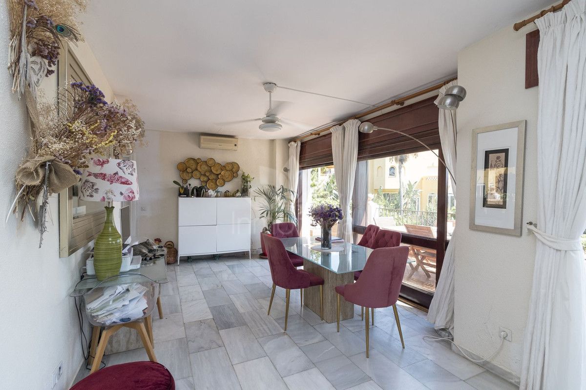 Villa in El Rosario, Marbella