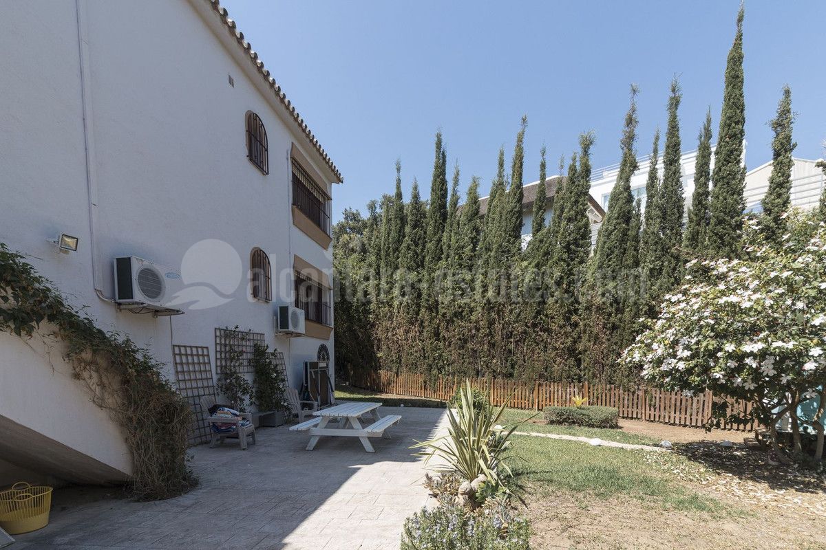 Villa in El Rosario, Marbella