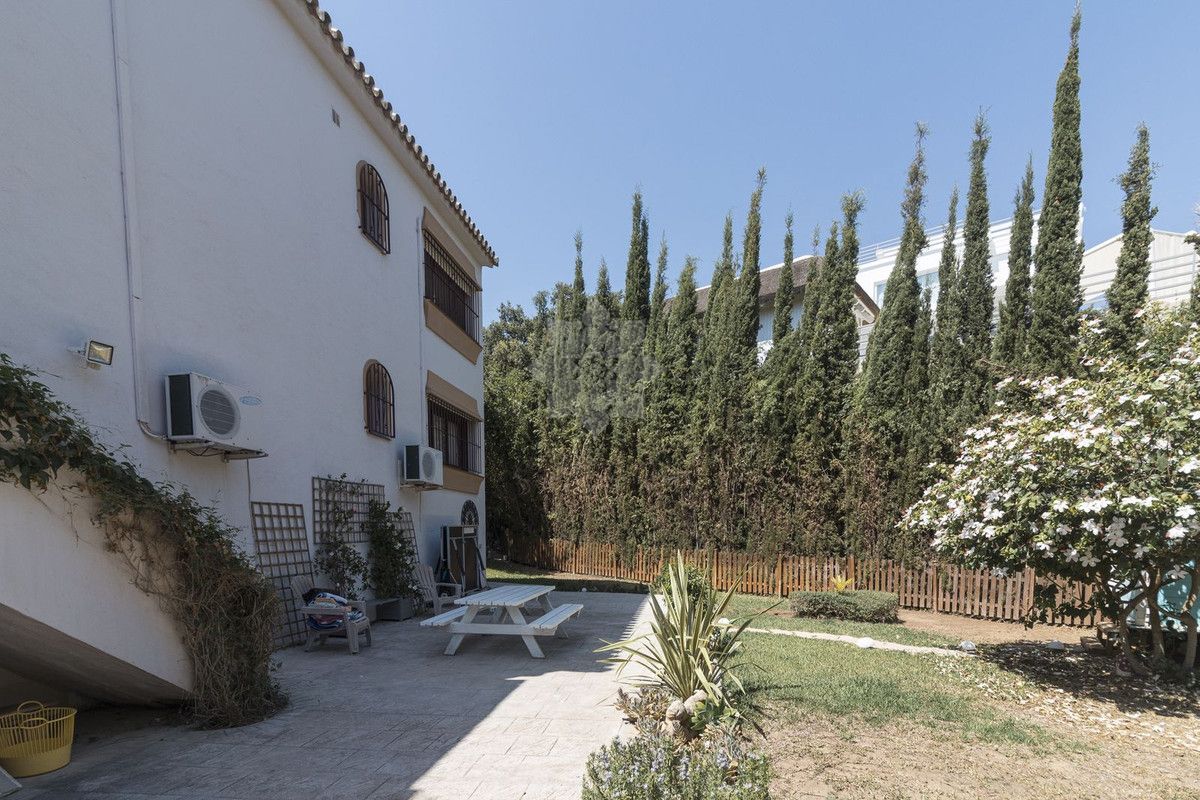 Villa in El Rosario, Marbella