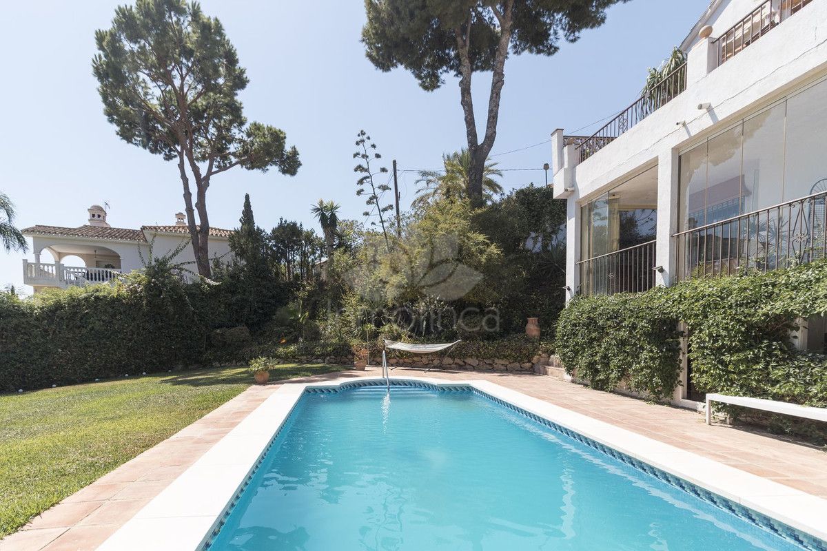 Villa in El Rosario, Marbella