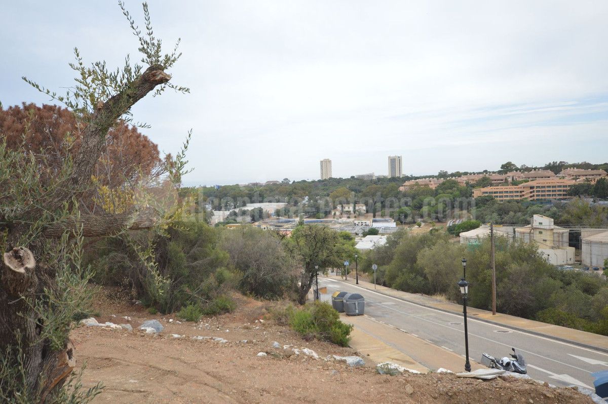 Plot in Elviria, Marbella