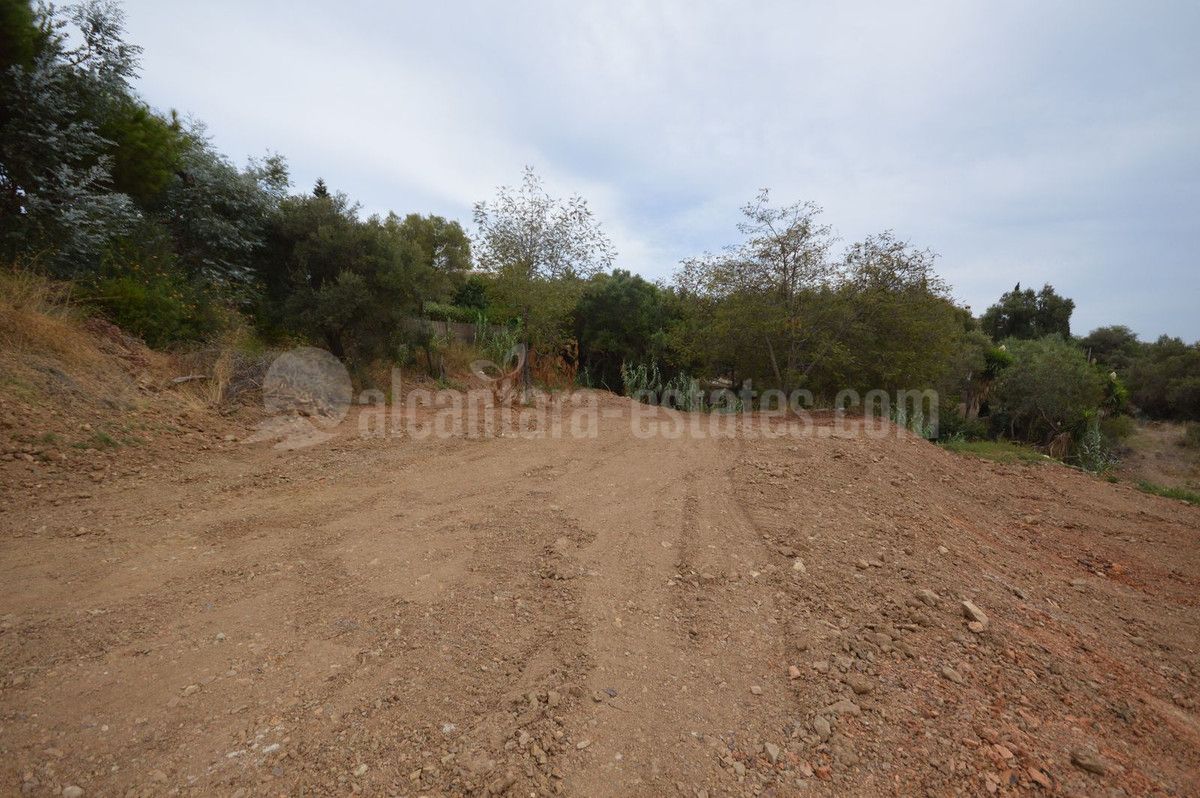 Plot in Elviria, Marbella