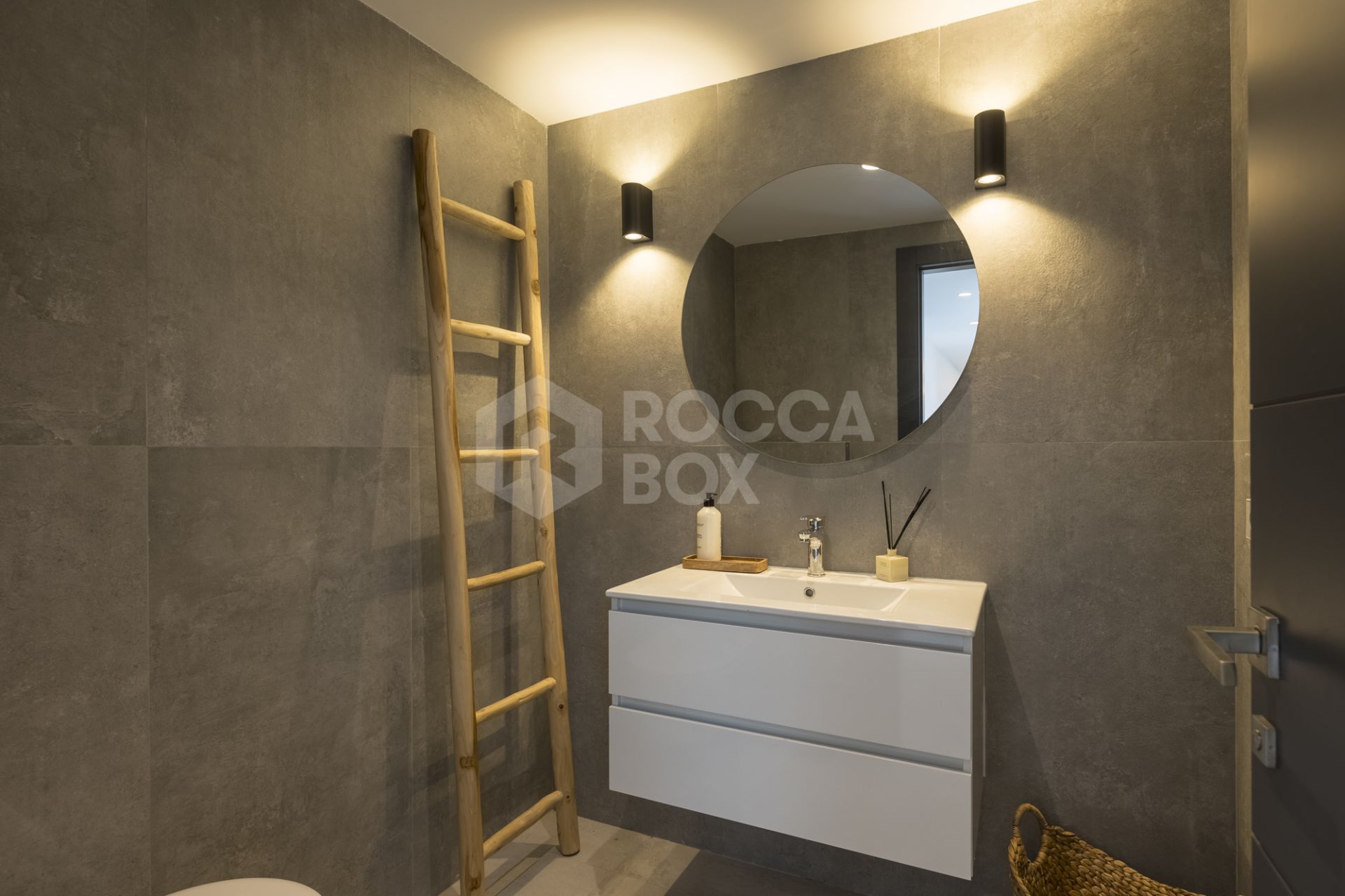 Villa for sale in Marbella City, Marbella (All)