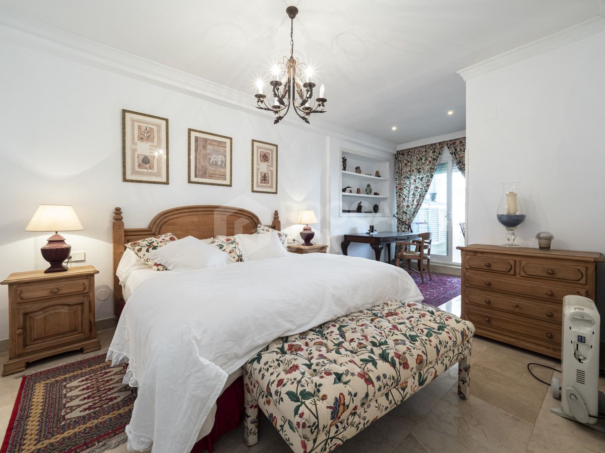 Apartment for sale in Puerto Banus, Marbella (All)