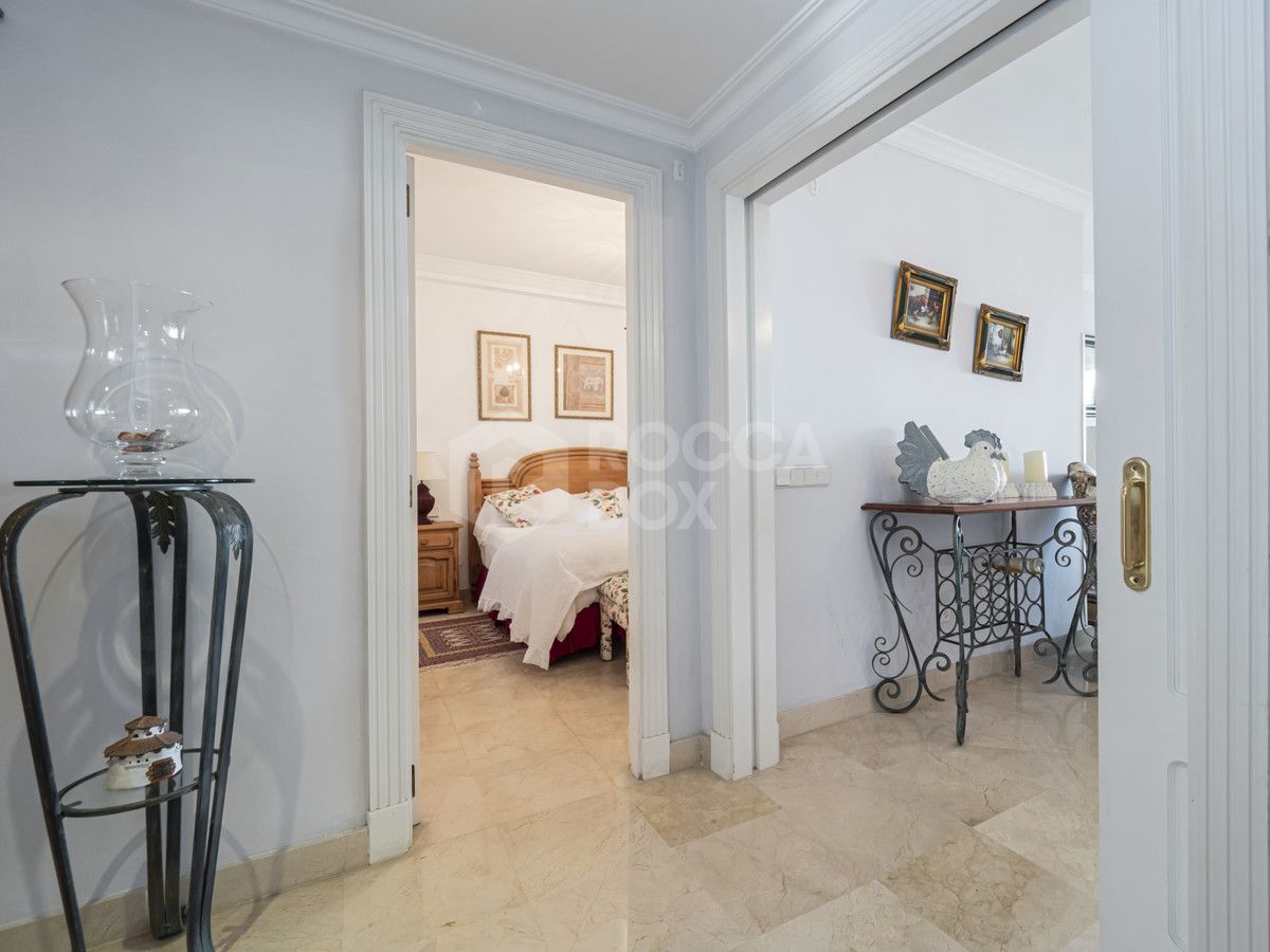 Apartment for sale in Puerto Banus, Marbella (All)