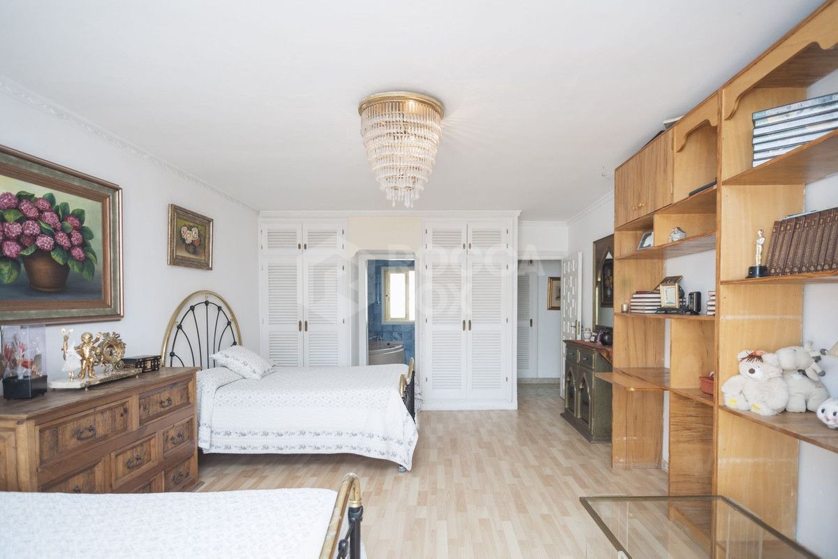 Villa for sale in Marbella City, Marbella (All)