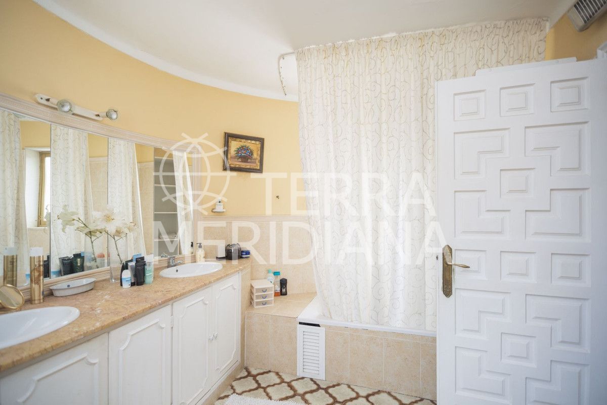 Villa in Marbella, Marbella