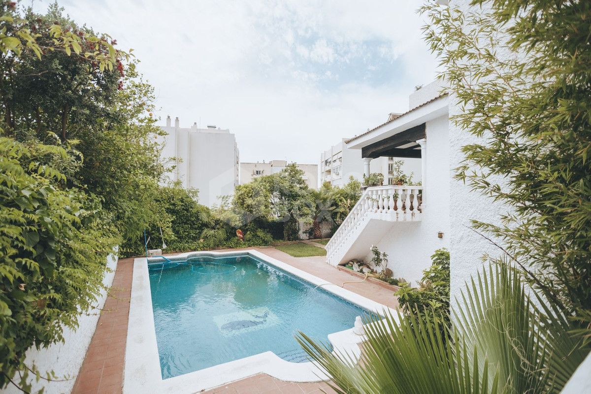 Villa for sale in Marbella City, Marbella (All)