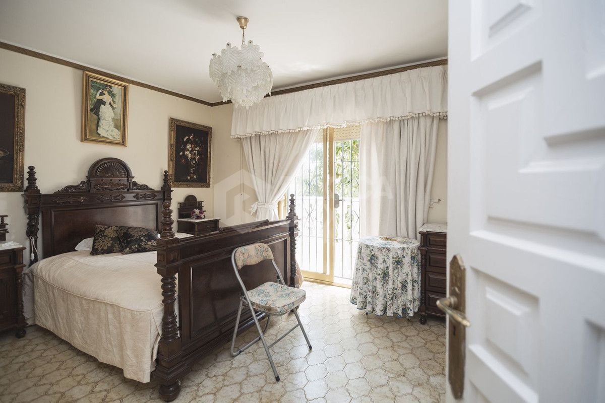 Villa for sale in Marbella City, Marbella (All)