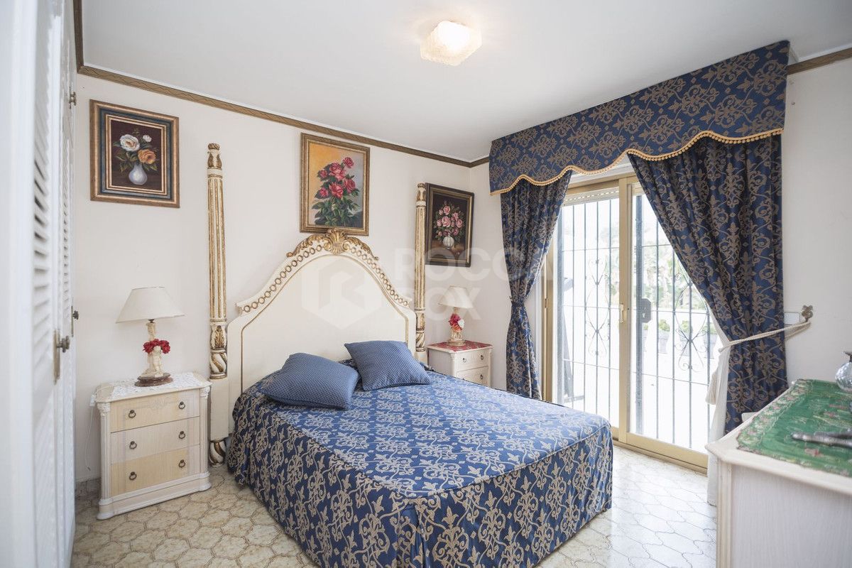 Villa for sale in Marbella City, Marbella (All)